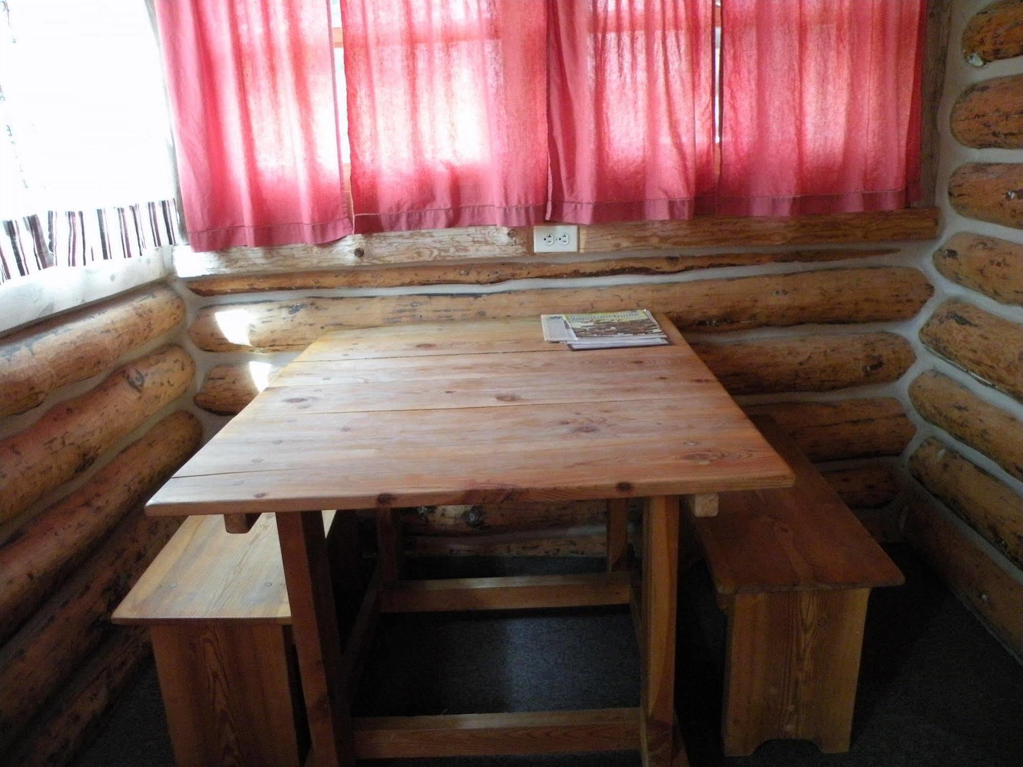 Gold Camp Cabins Custer Ngoại thất bức ảnh