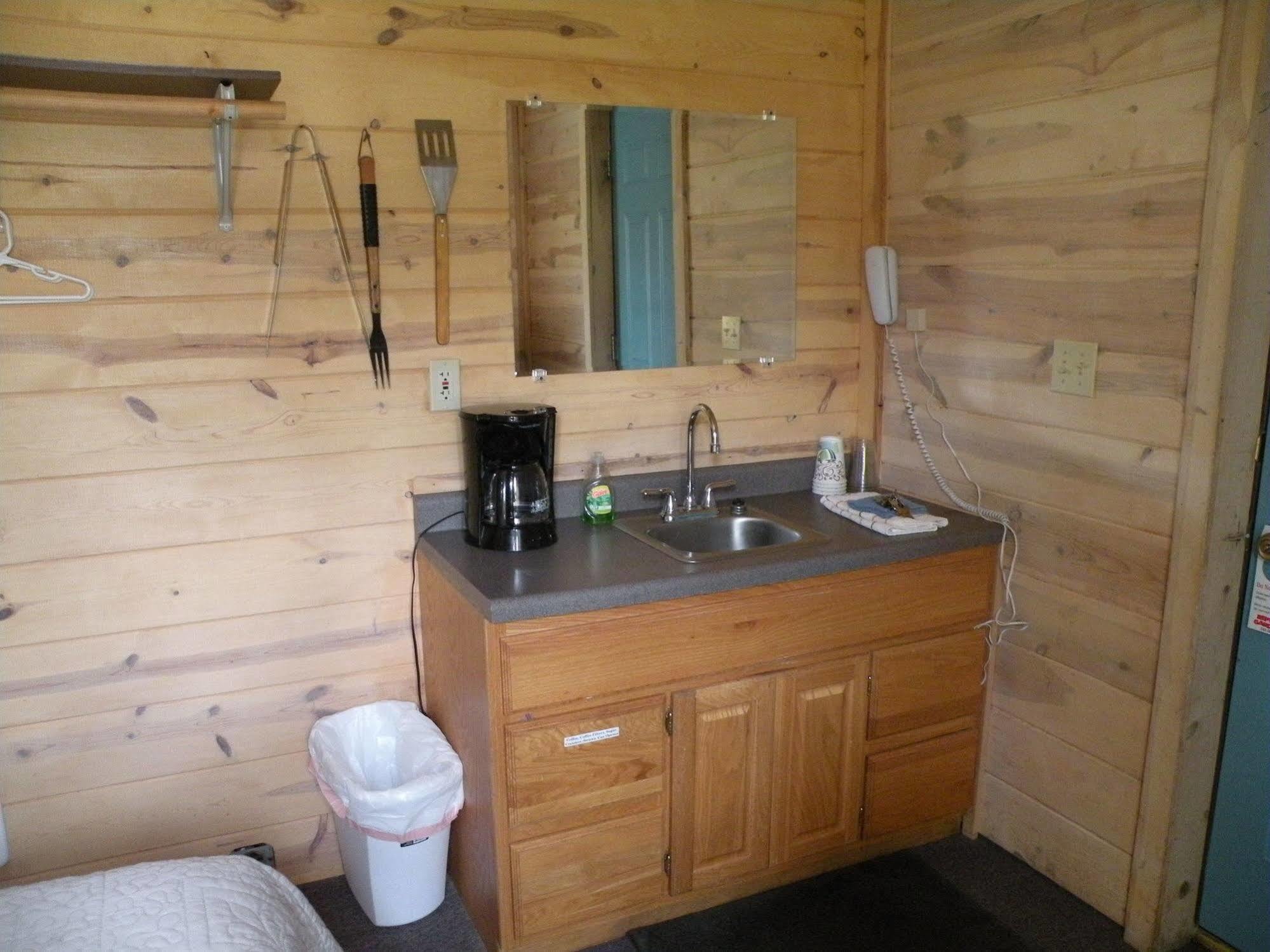 Gold Camp Cabins Custer Ngoại thất bức ảnh