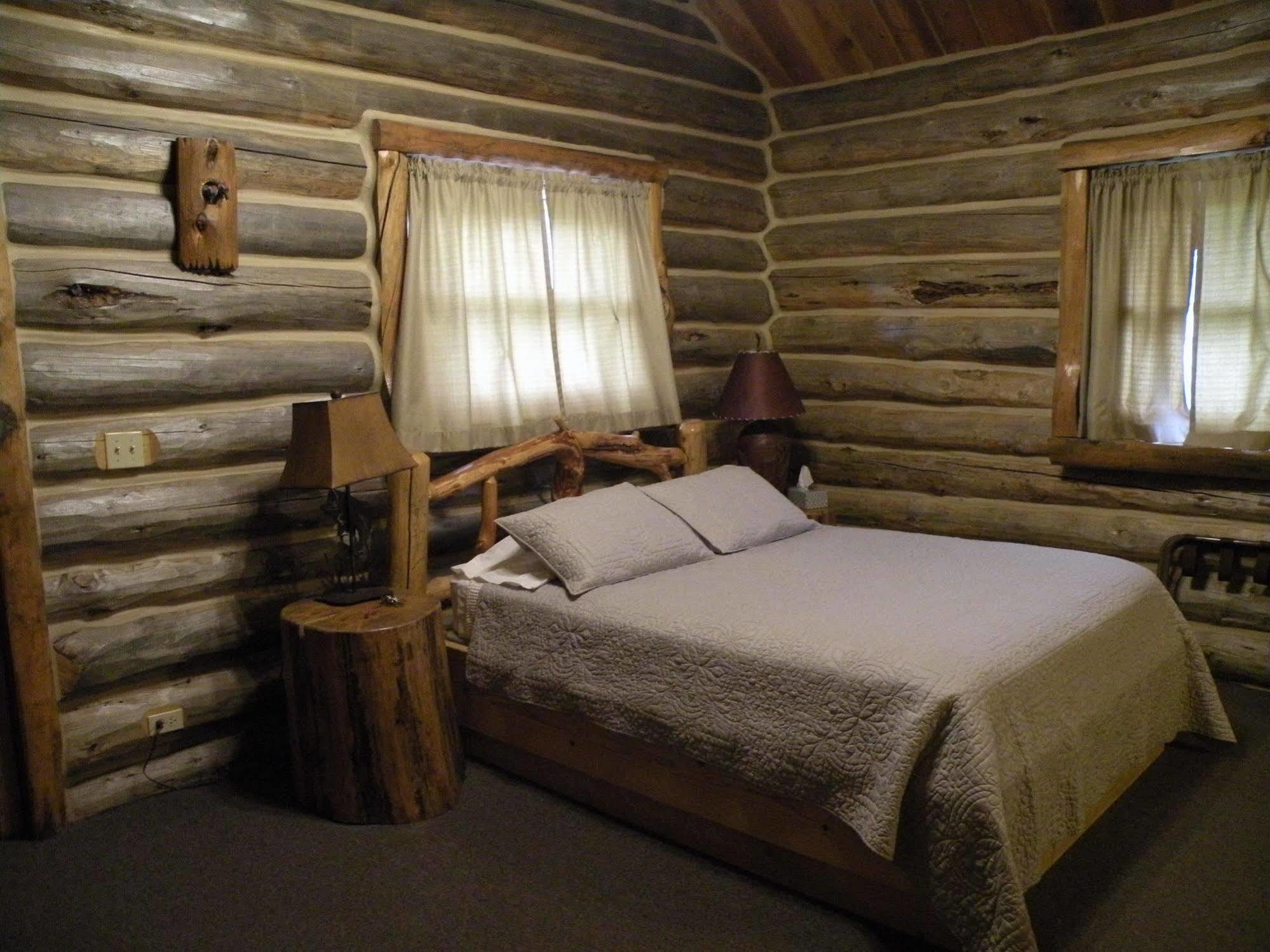 Gold Camp Cabins Custer Ngoại thất bức ảnh